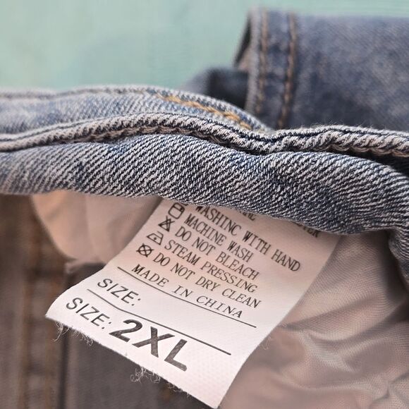 Plus Size Stretch Bootcut Jeans - Picture 5 of 6